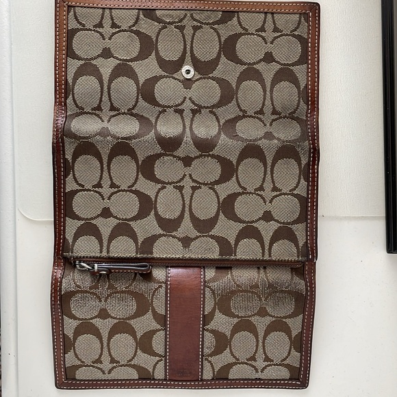 Coach three fold wallet with cheque book - Picture 3 of 7